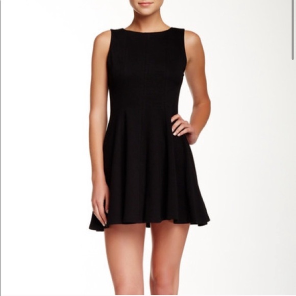Alice + Olivia Dresses & Skirts - Alice + Olivia little black mini dress
